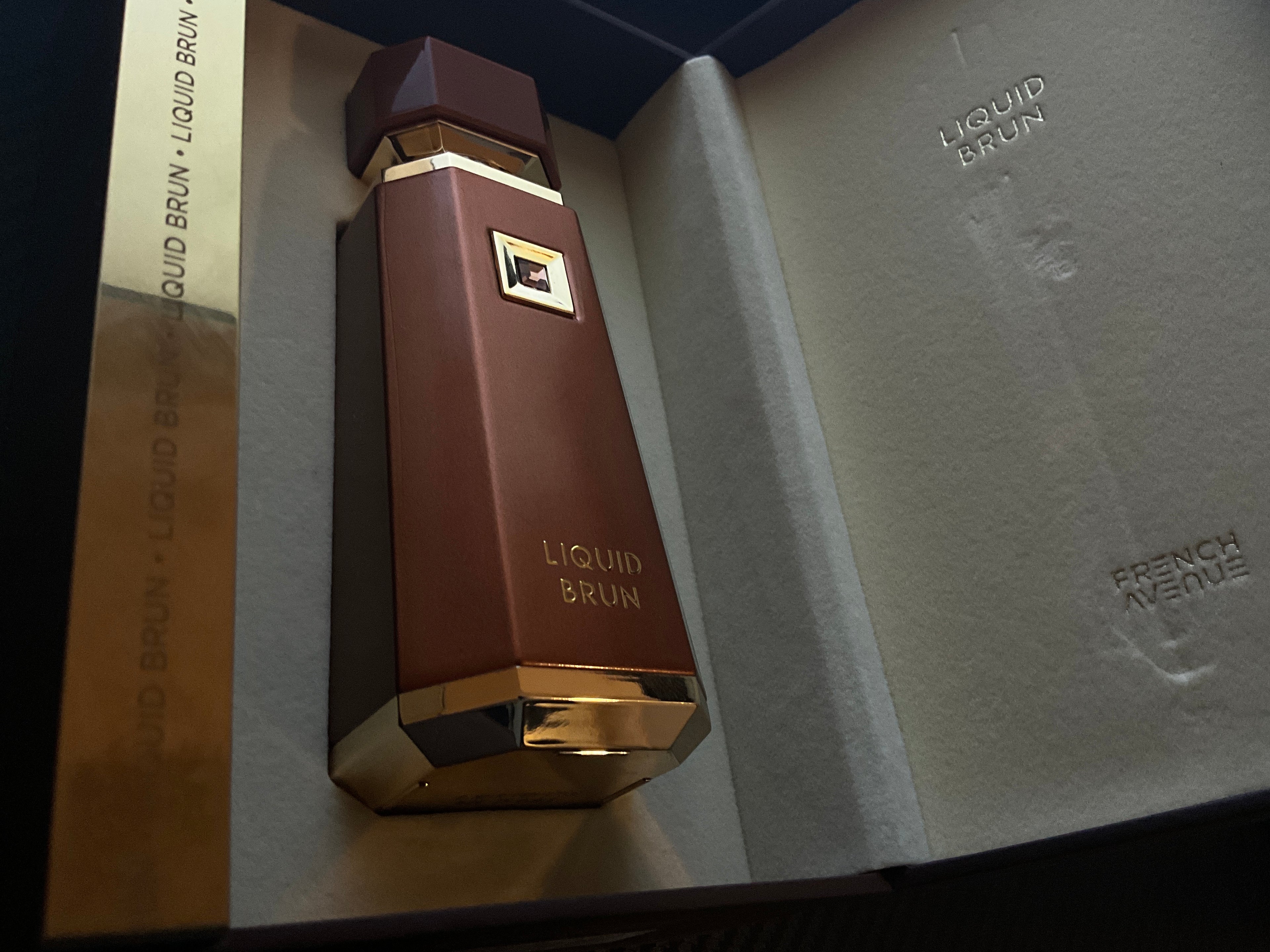 French Avenue Liquid Brun
